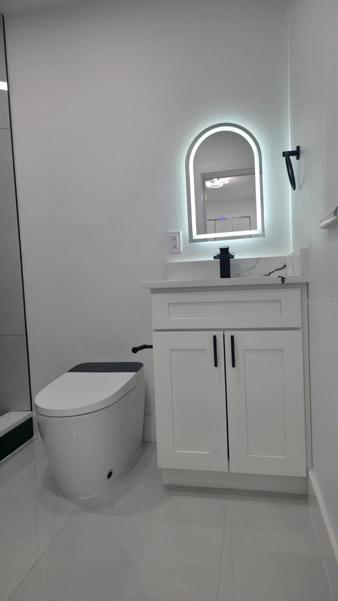 Listing photo id 30 for 3216 Beach Street