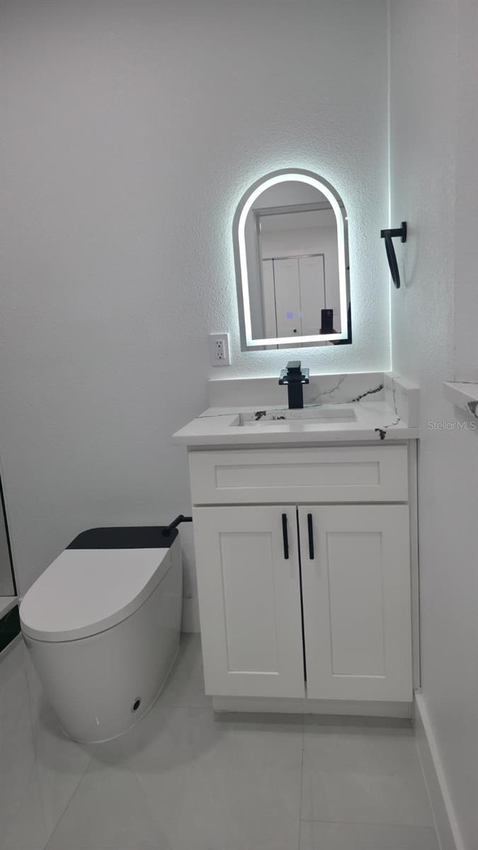 Listing photo id 36 for 3216 Beach Street