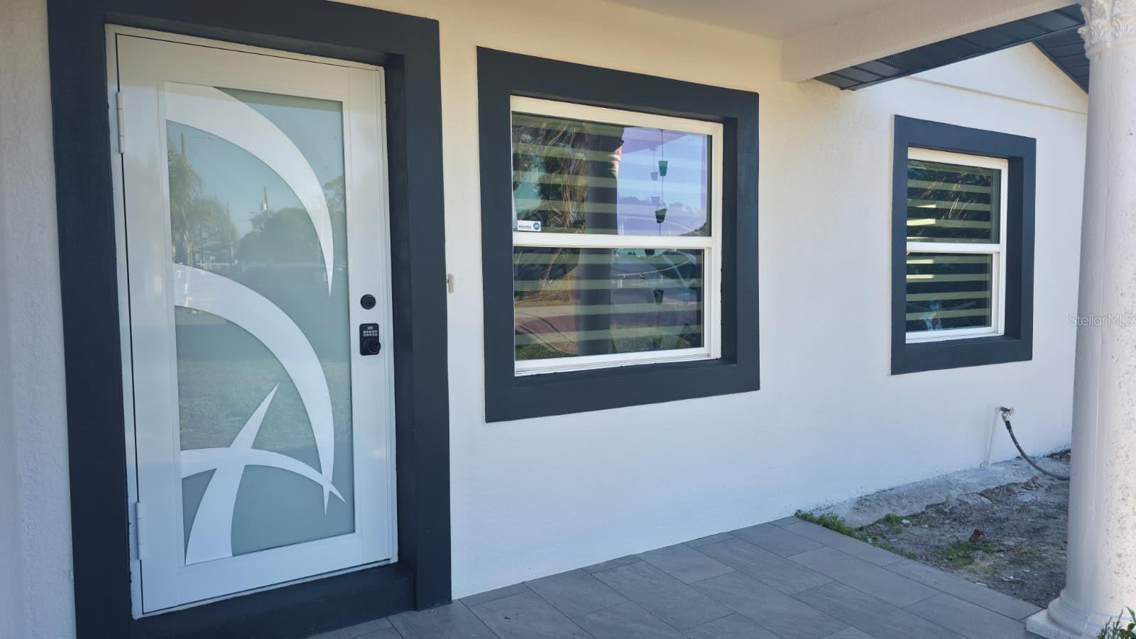 Listing photo id 2 for 3216 Beach Street