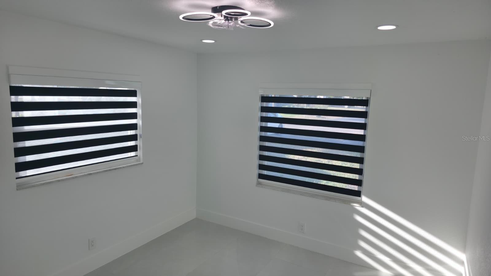 Listing photo id 46 for 3216 Beach Street