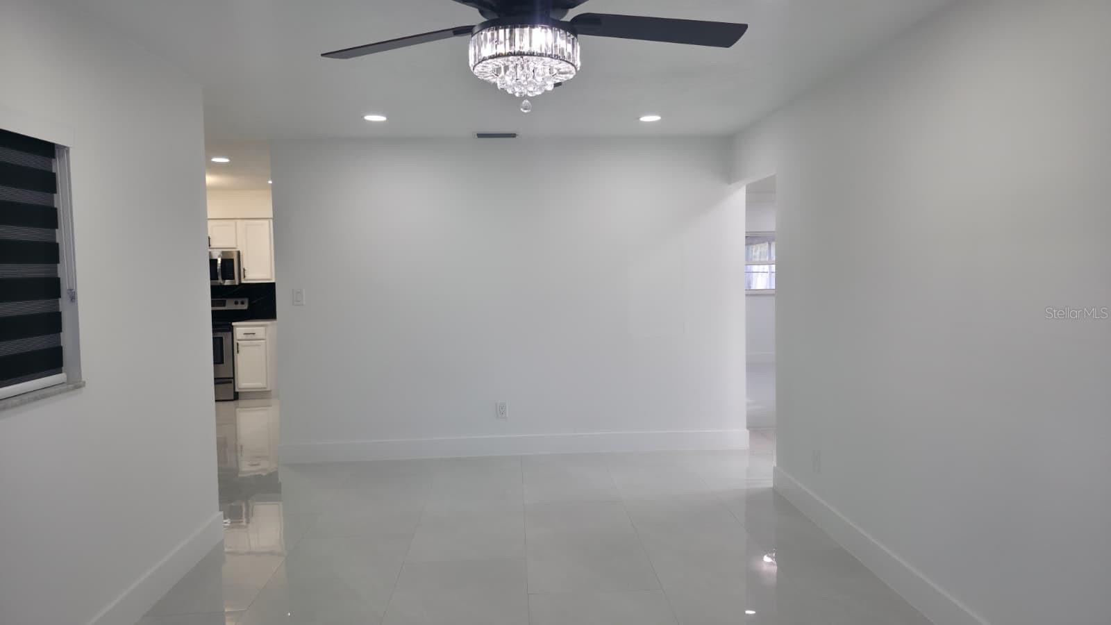 Listing photo id 49 for 3216 Beach Street