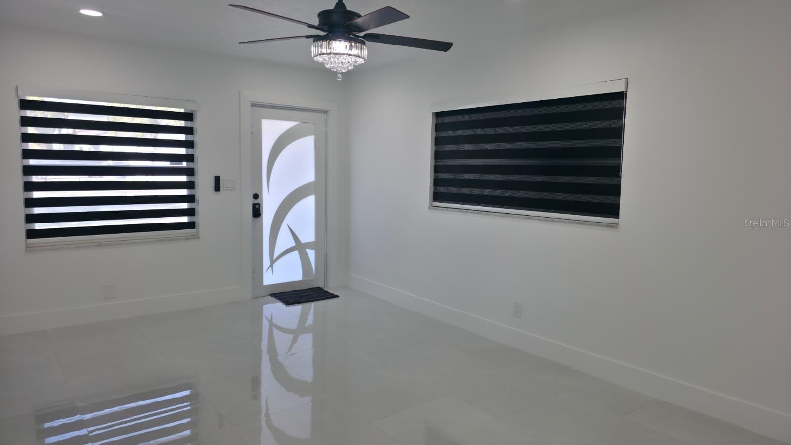 Listing photo id 50 for 3216 Beach Street