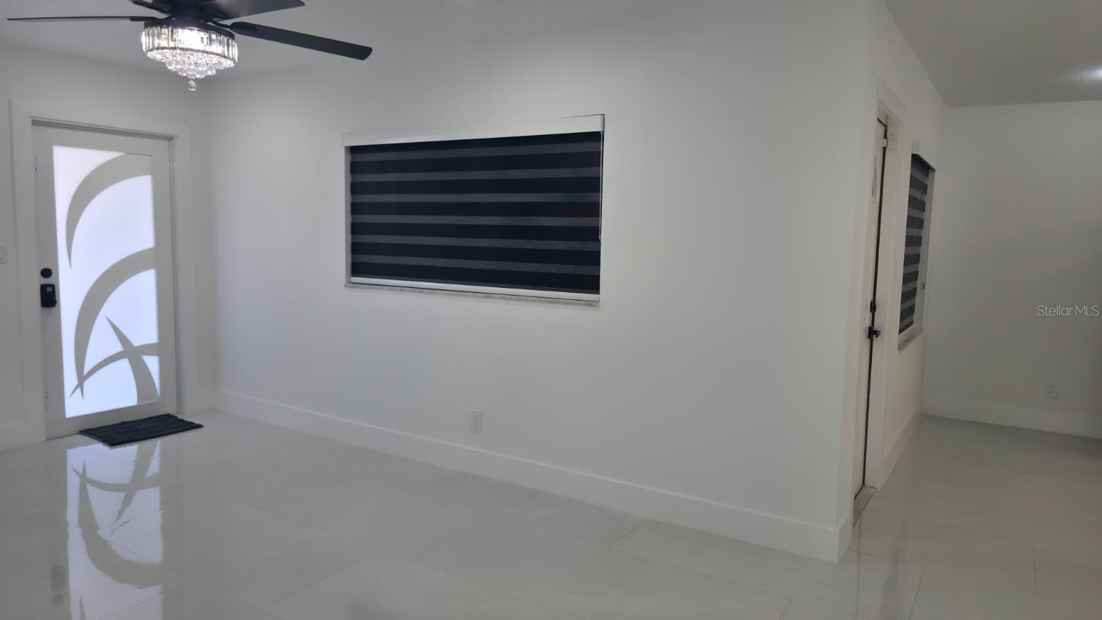 Listing photo id 51 for 3216 Beach Street