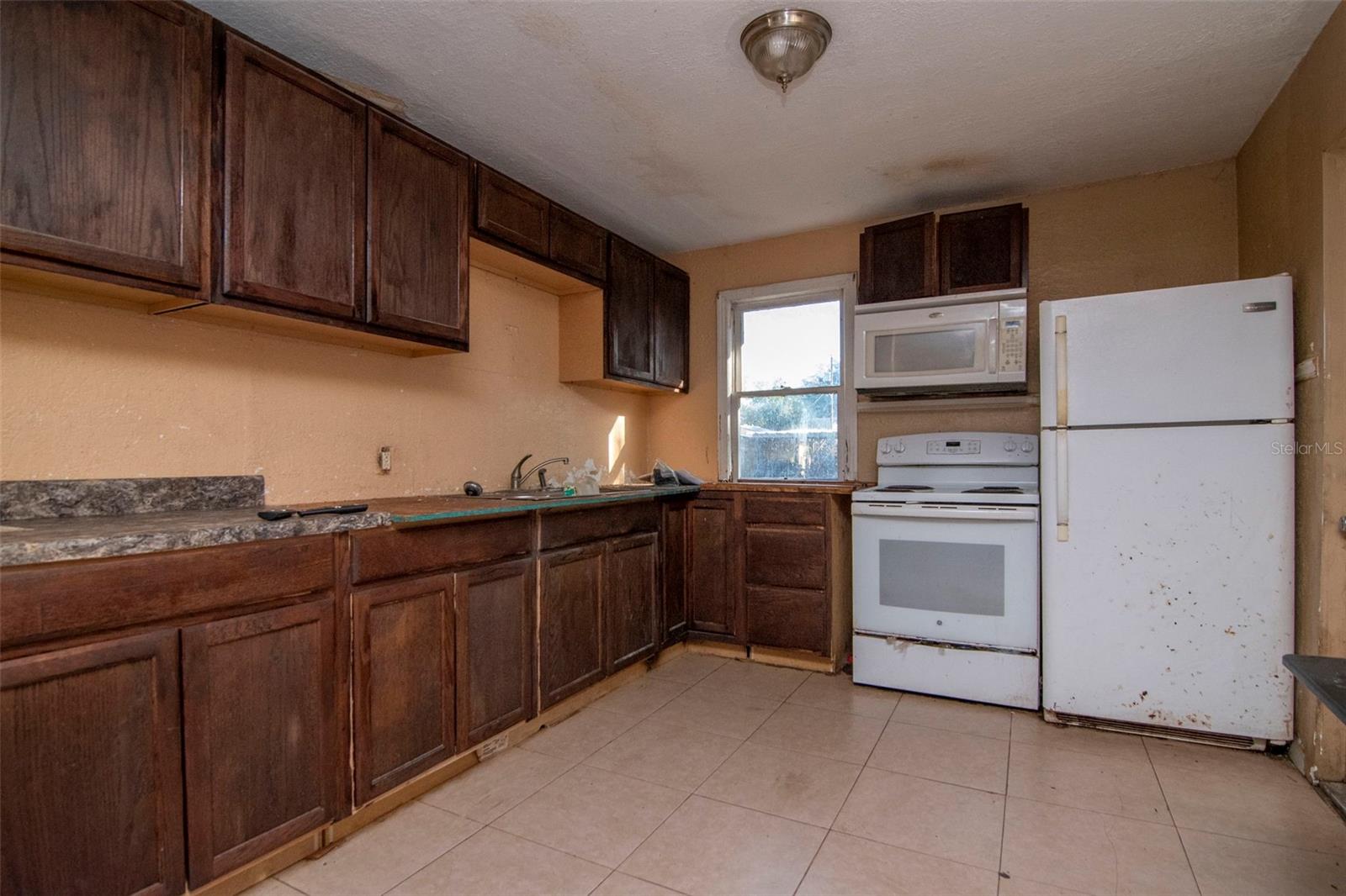 Image 3 of 24 For 1405 Cherry Street