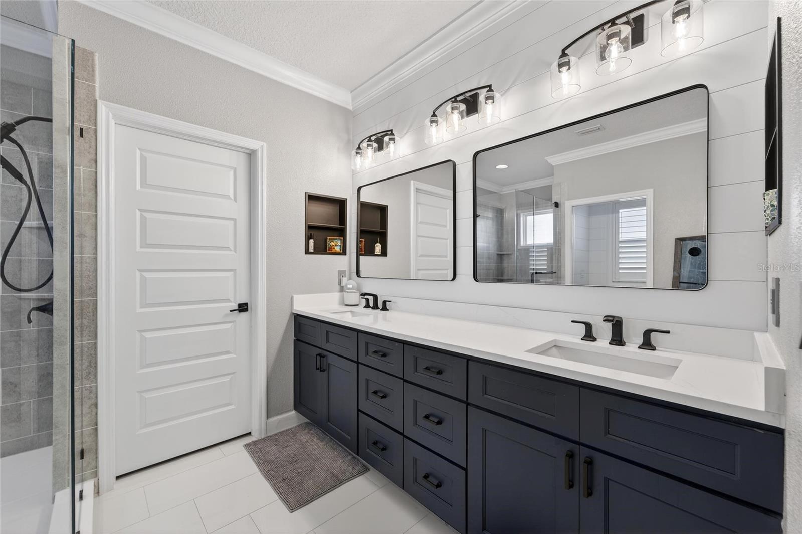 Image 36 of 87 For 7504 Lantern Park Avenue