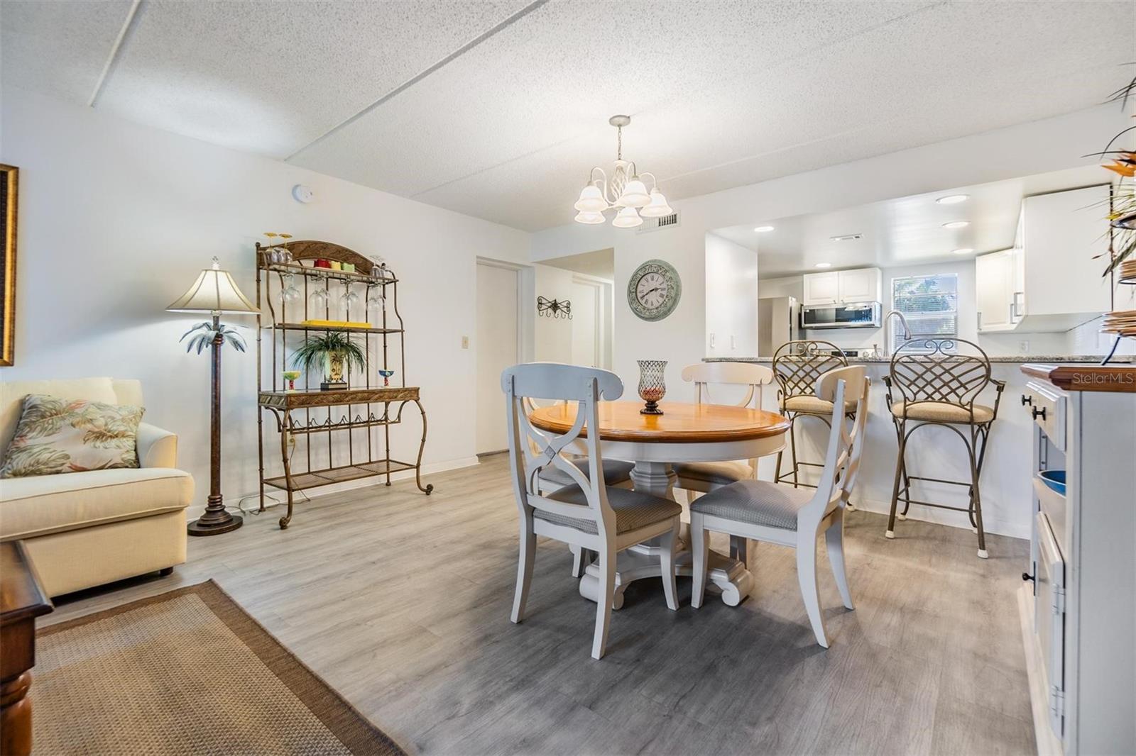 Image 10 of 37 For 12760 Indian Rocks Road 104