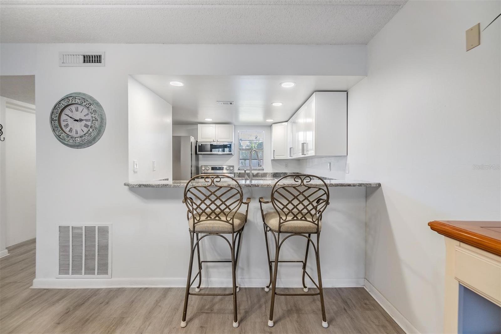 Image 11 of 37 For 12760 Indian Rocks Road 104