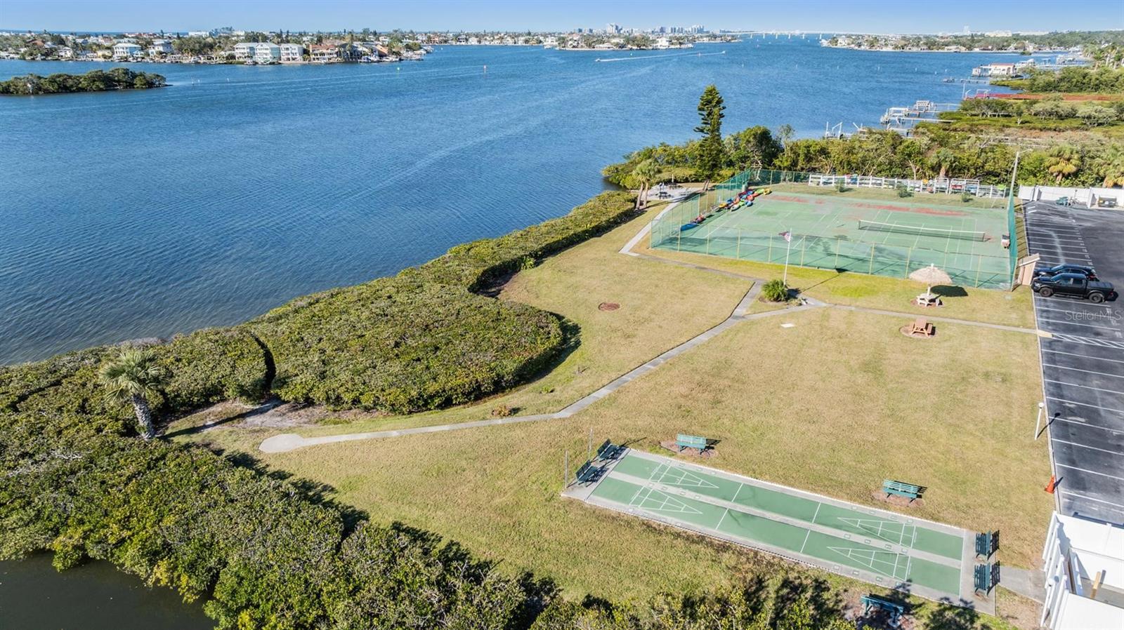 Image 30 of 37 For 12760 Indian Rocks Road 104