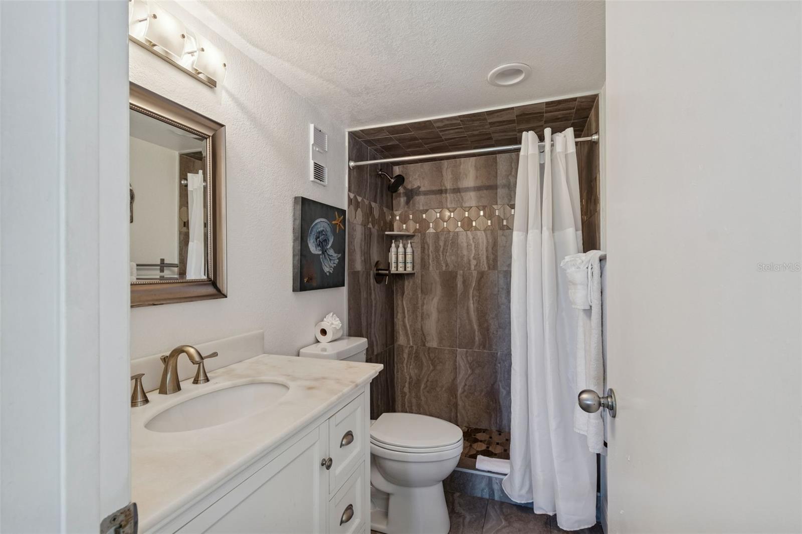 Image 17 of 41 For 4510 Gulf Boulevard 207