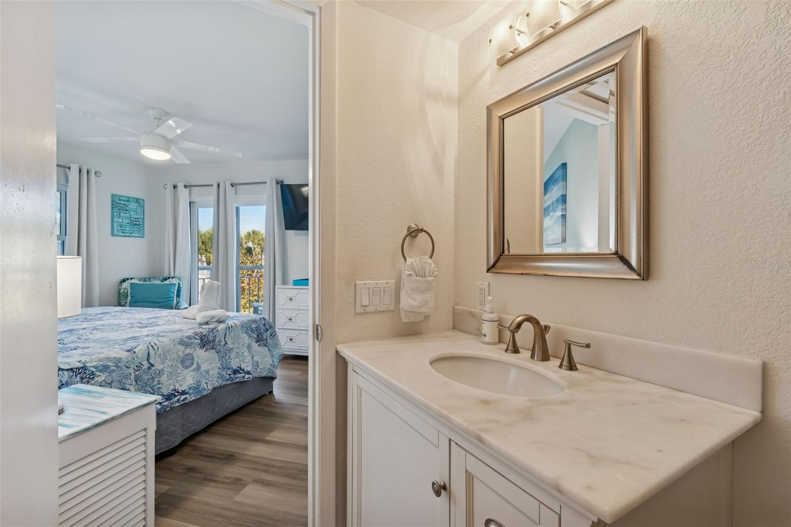 Image 19 of 41 For 4510 Gulf Boulevard 207