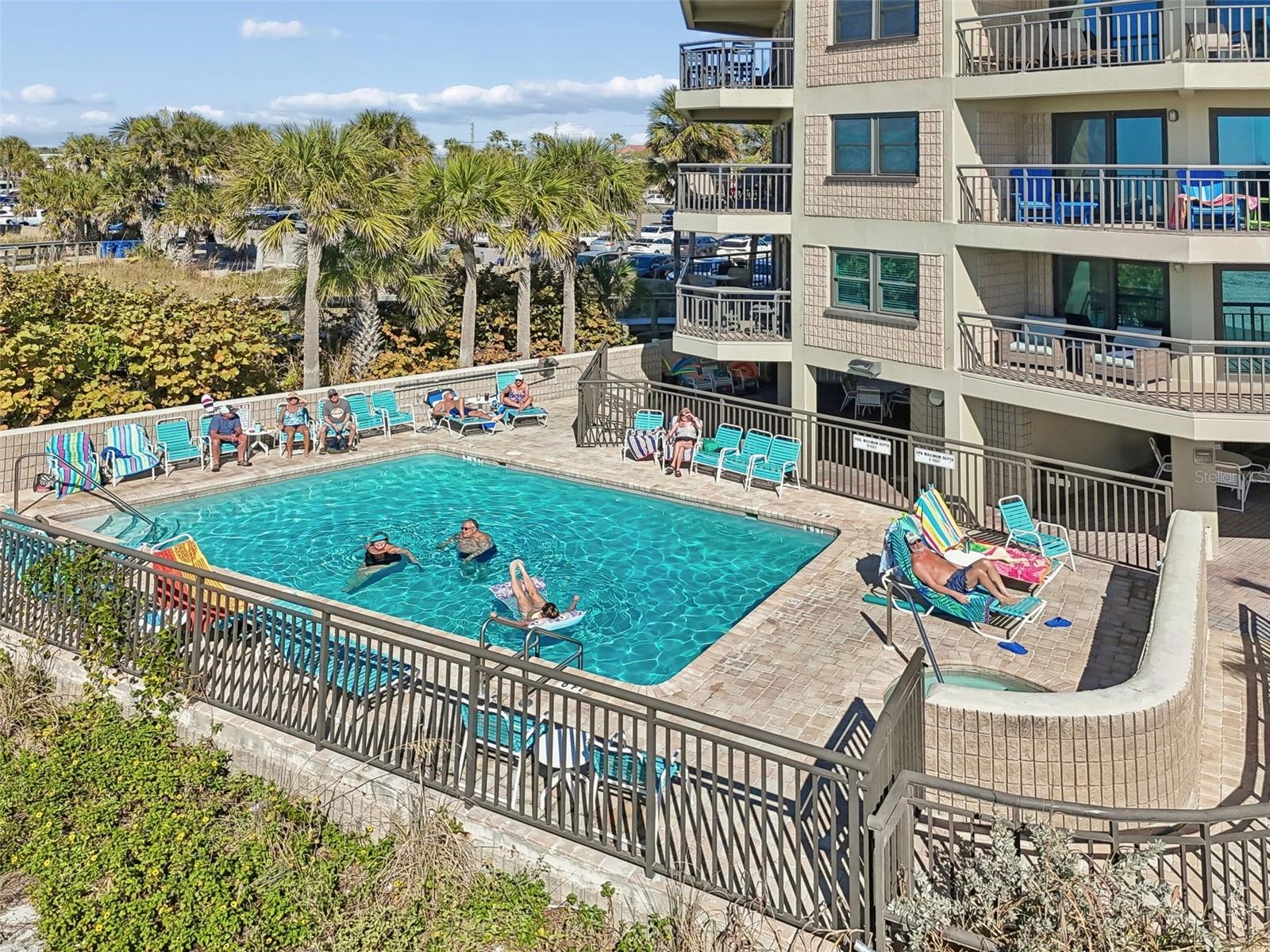 Image 25 of 41 For 4510 Gulf Boulevard 207