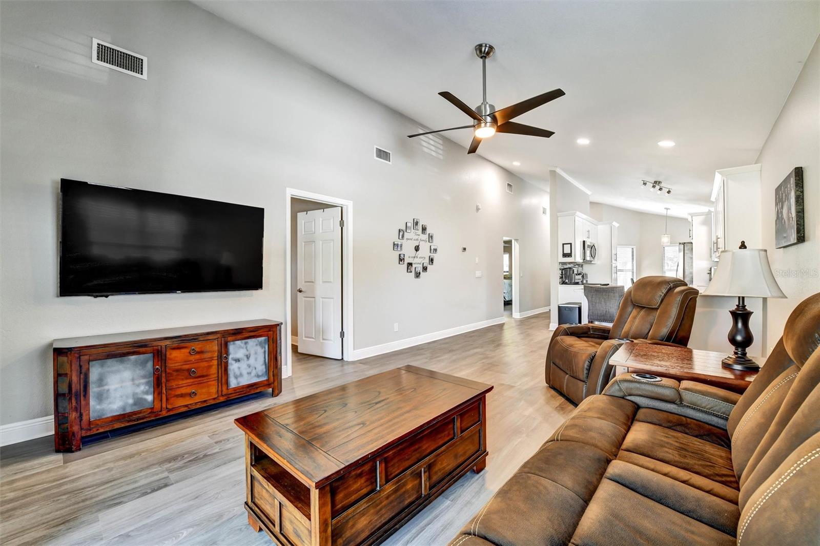 Image 22 of 53 For 1148 Falcon Drive 3