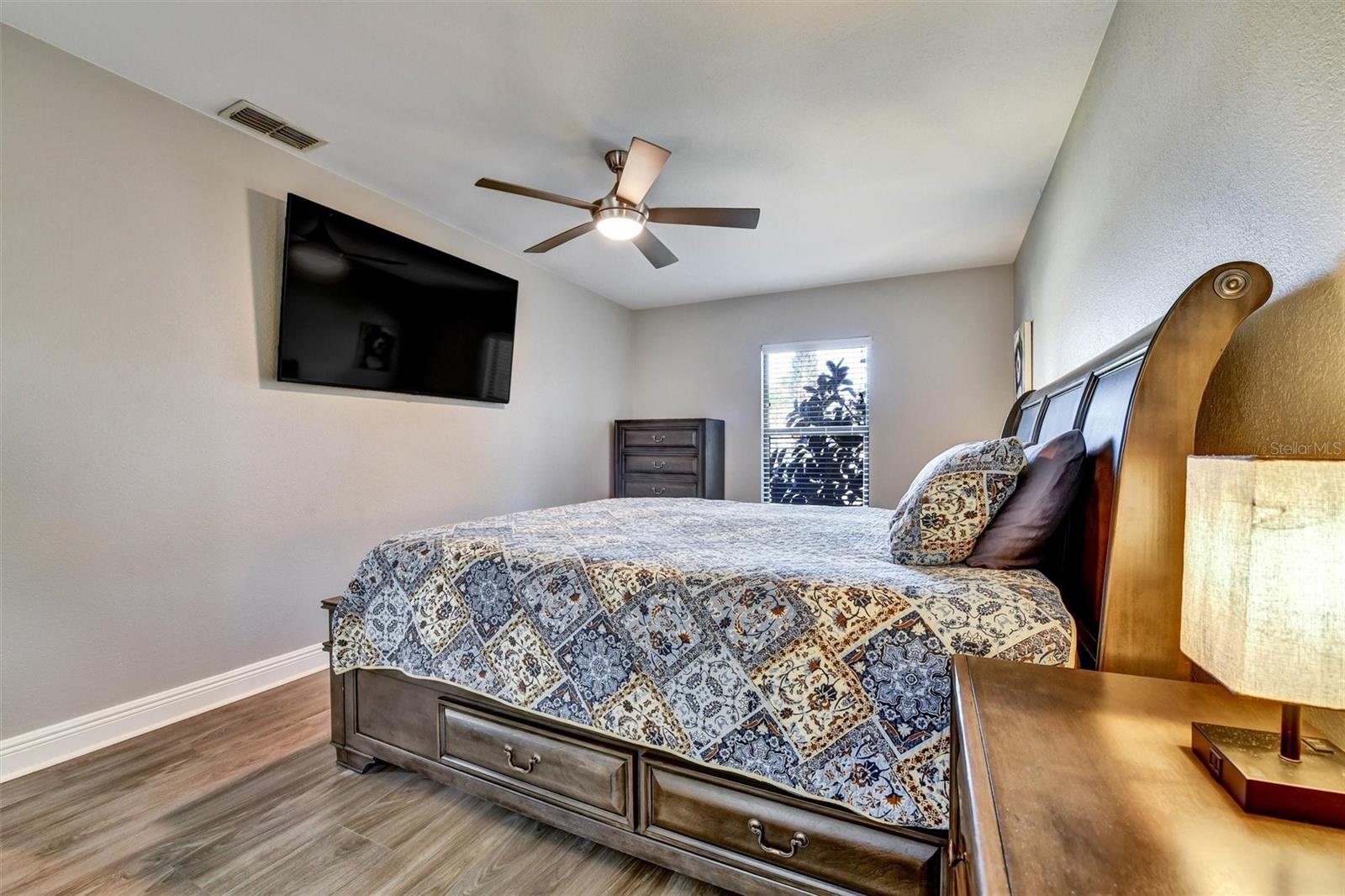 Image 26 of 53 For 1148 Falcon Drive 3