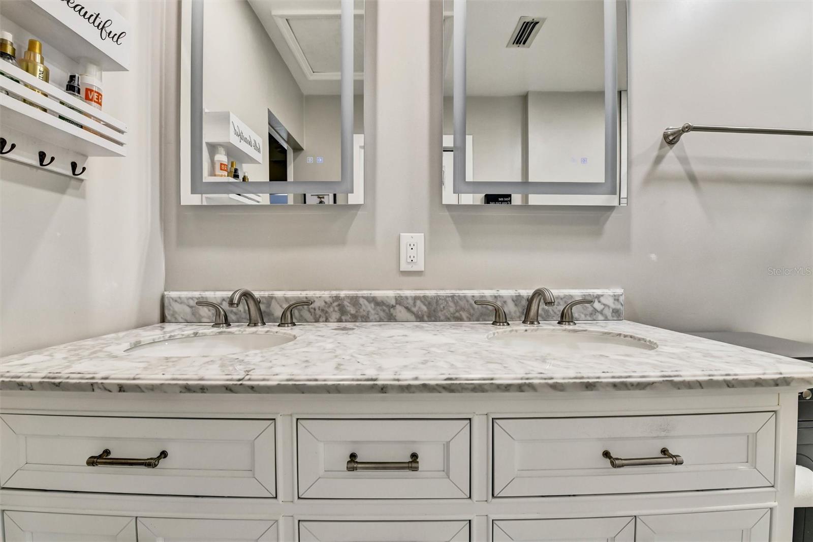 Image 28 of 53 For 1148 Falcon Drive 3