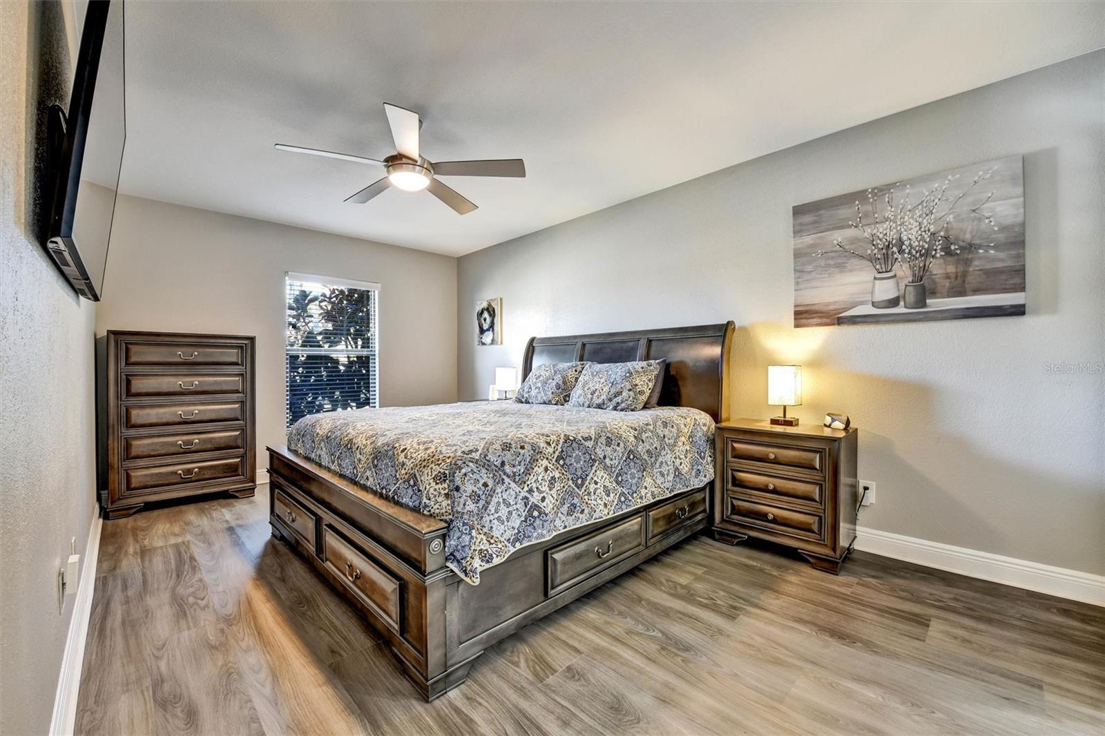 Image 4 of 53 For 1148 Falcon Drive 3