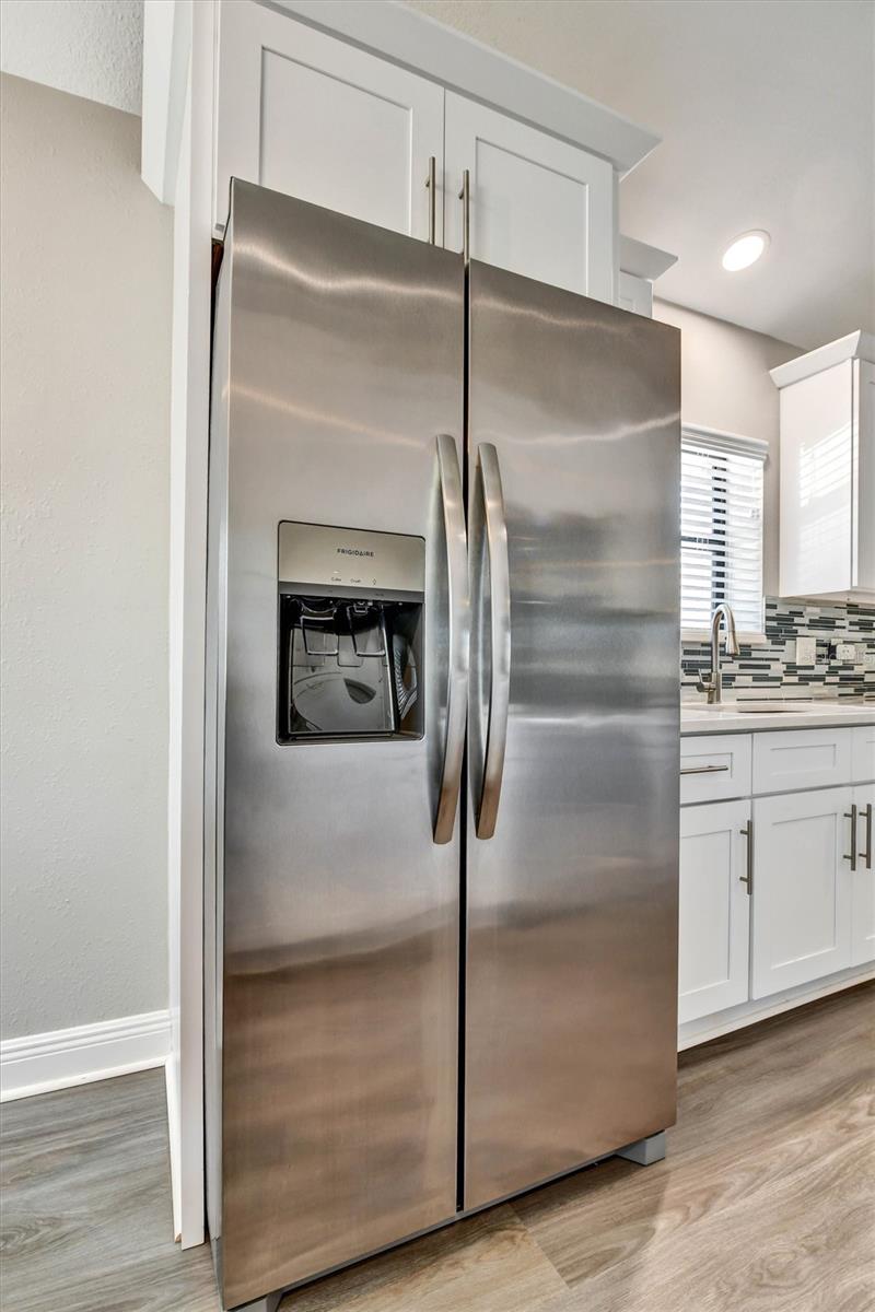 Image 9 of 53 For 1148 Falcon Drive 3