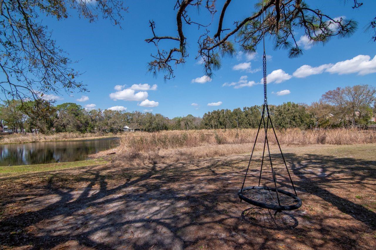 Listing photo id 18 for 2201 Village Avenue