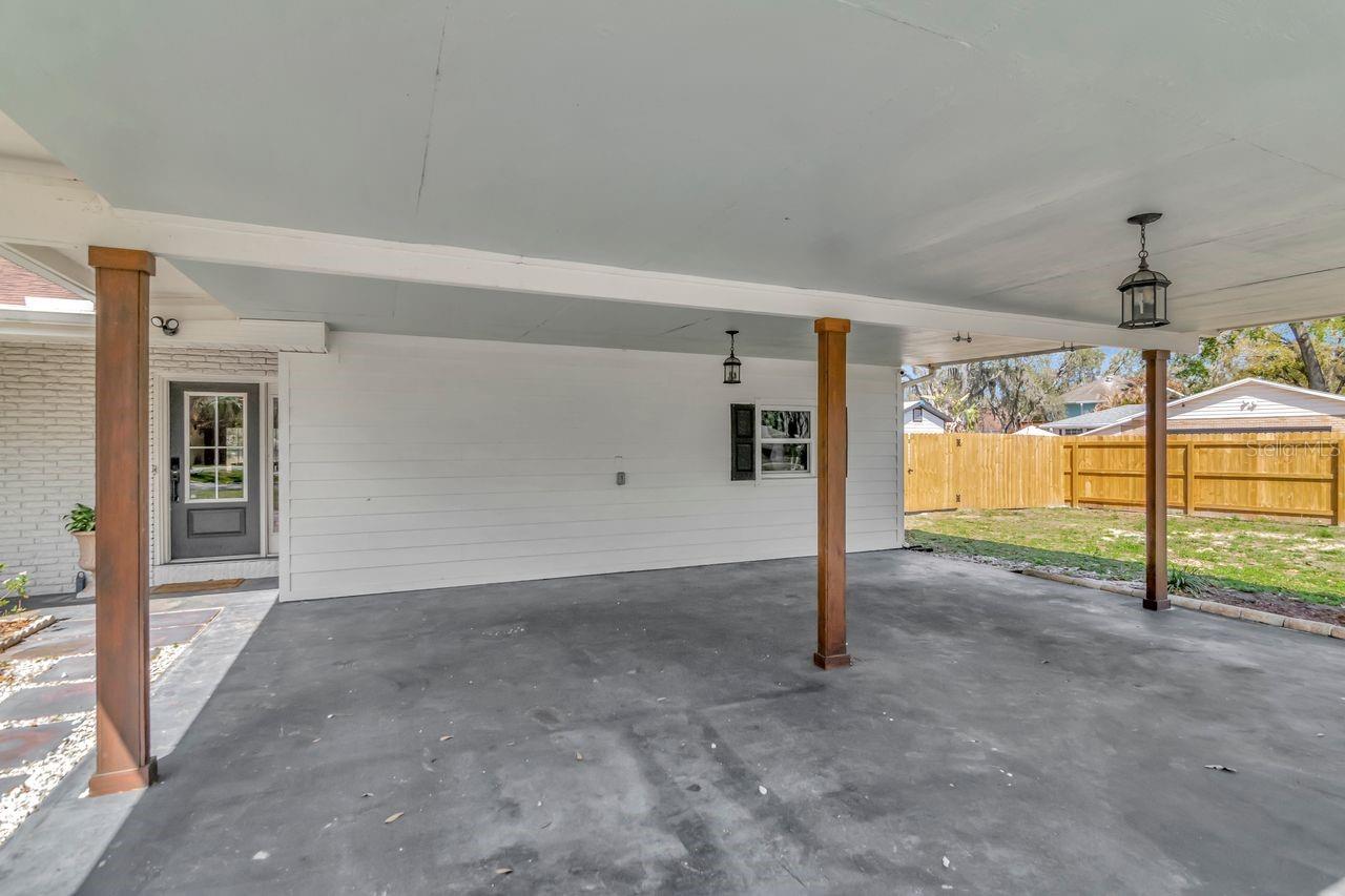 Listing photo id 22 for 2201 Village Avenue