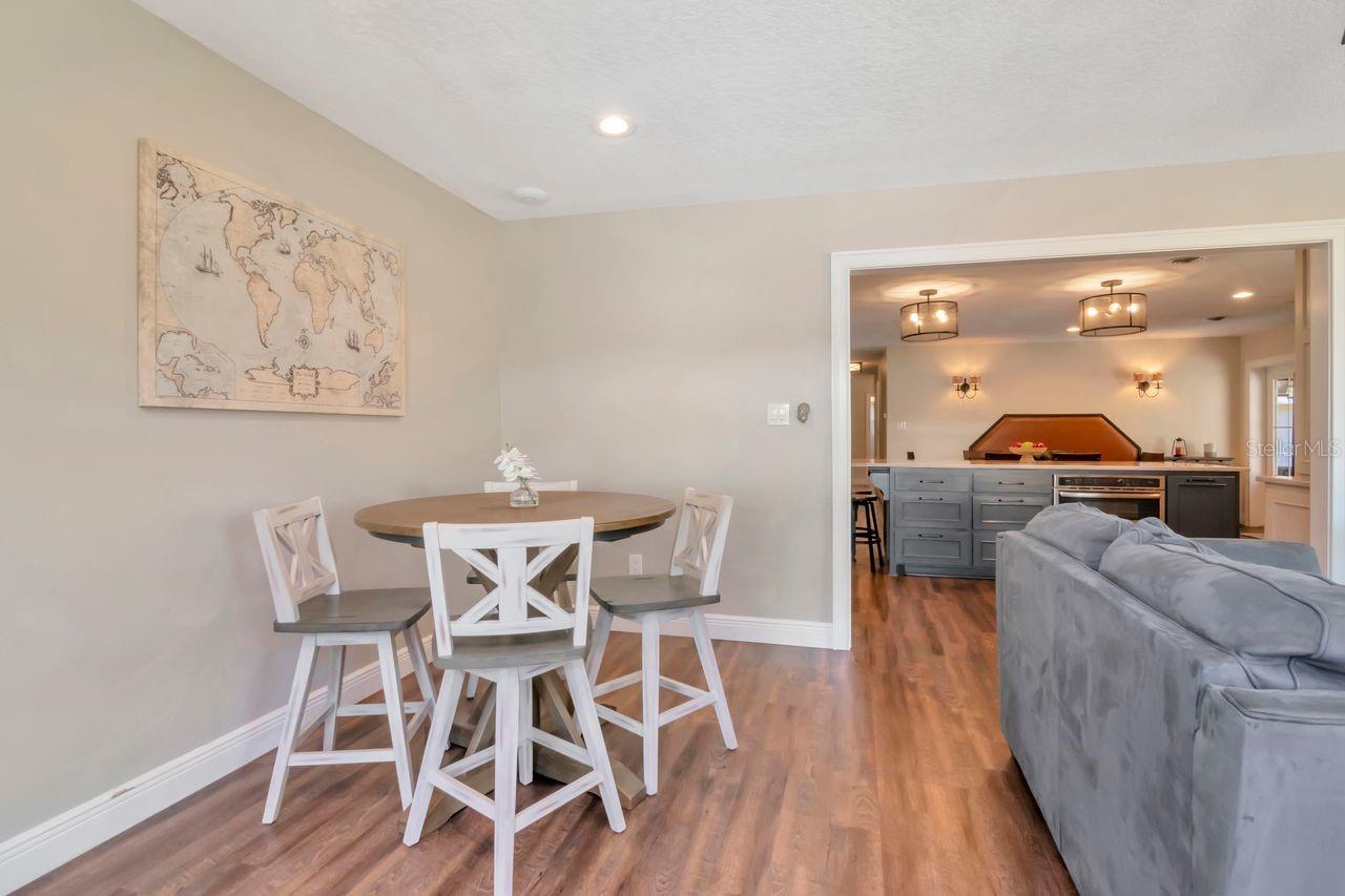 Listing photo id 34 for 2201 Village Avenue