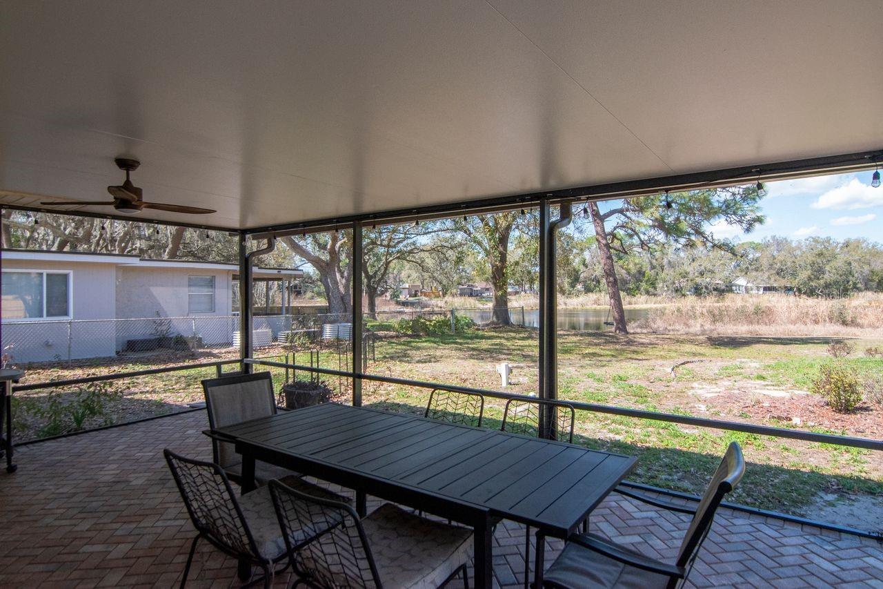 Listing photo id 45 for 2201 Village Avenue