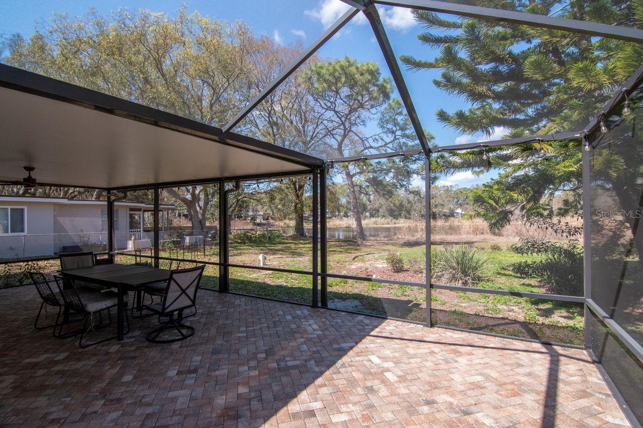 Listing photo id 46 for 2201 Village Avenue