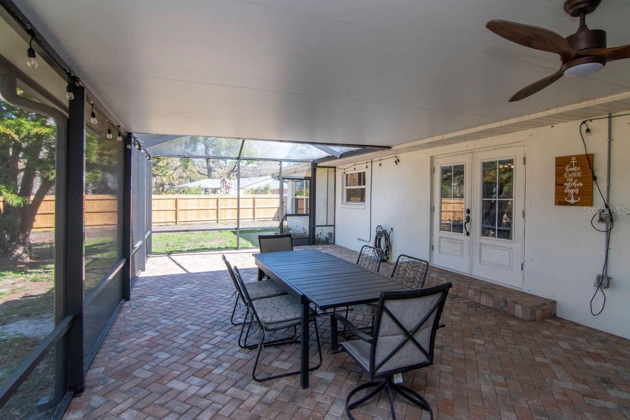 Listing photo id 47 for 2201 Village Avenue