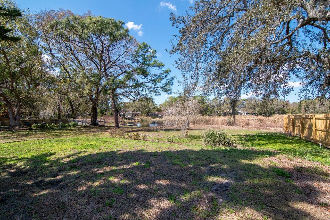 Listing photo id 49 for 2201 Village Avenue