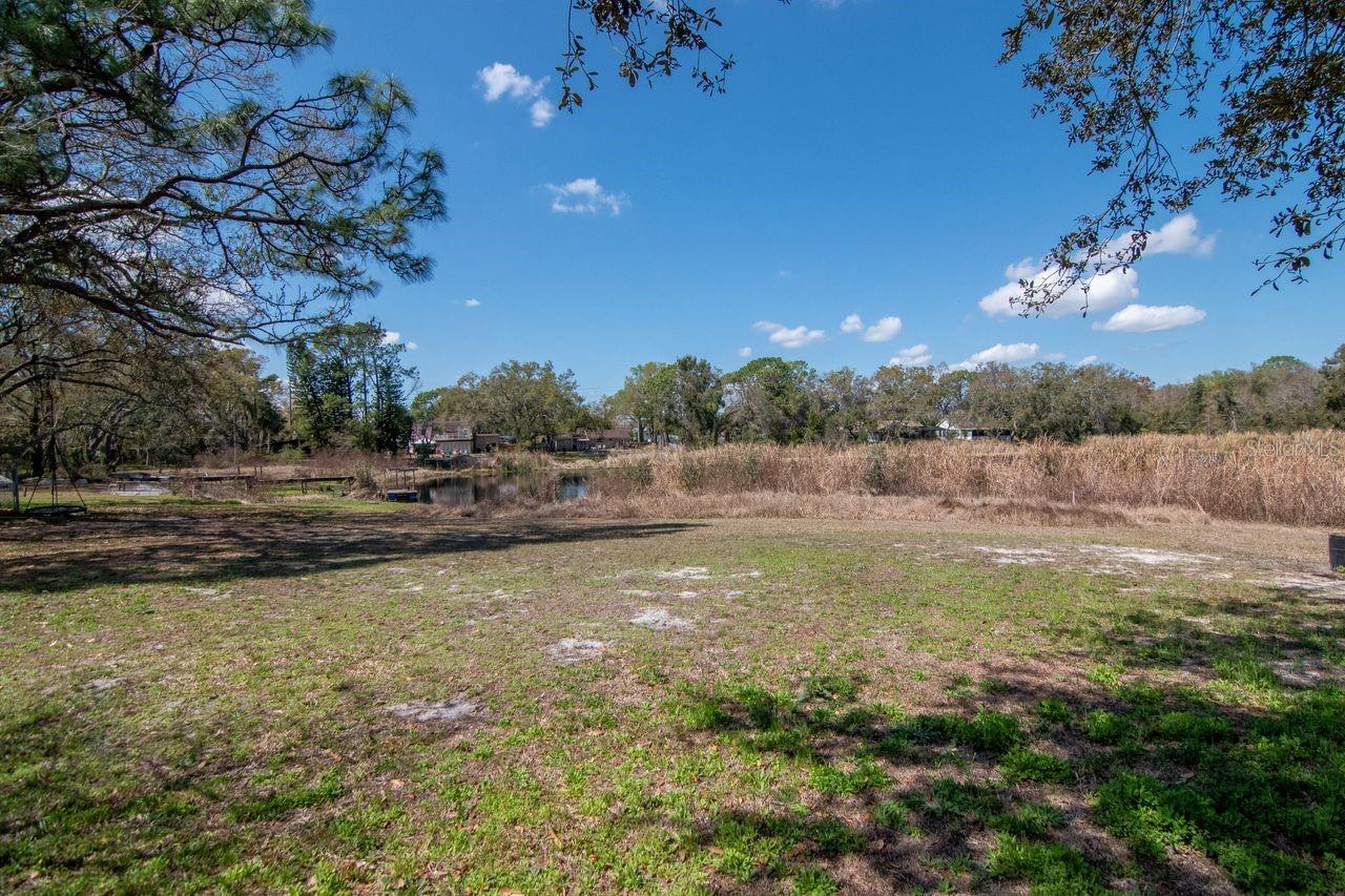 Listing photo id 52 for 2201 Village Avenue