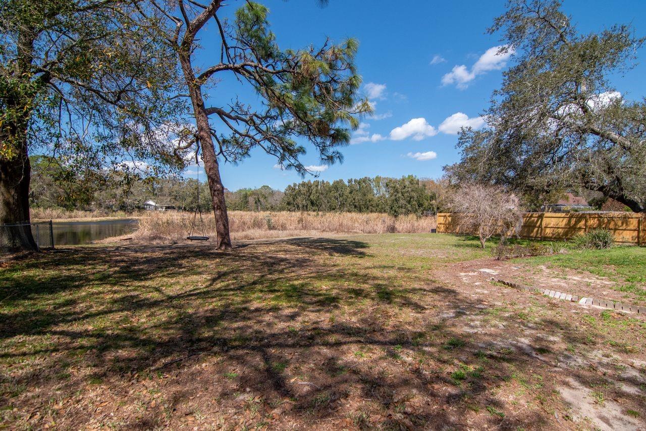 Listing photo id 54 for 2201 Village Avenue