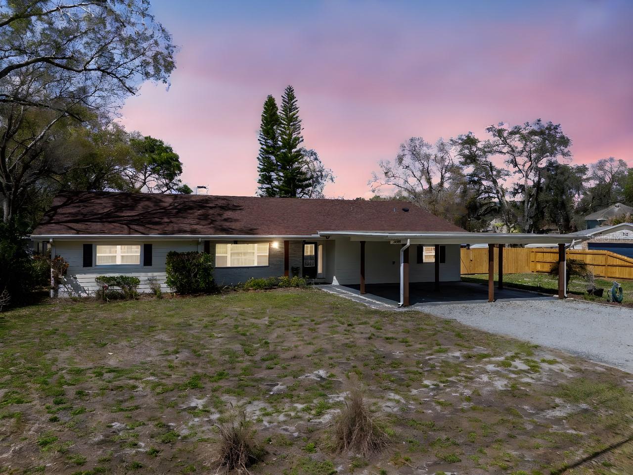 Listing photo id 65 for 2201 Village Avenue