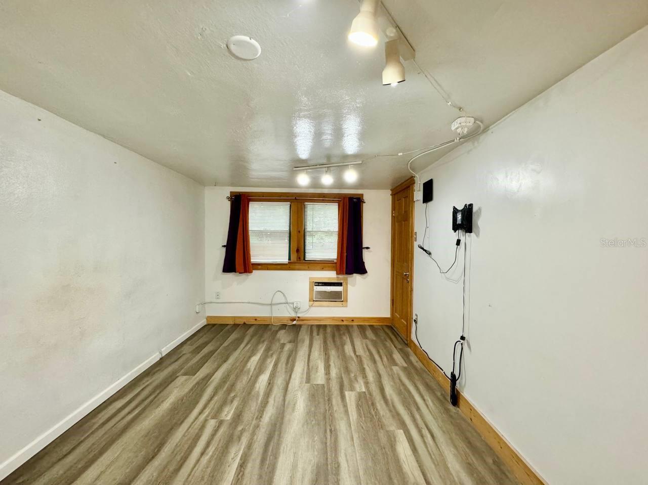 Image 3 of 9 For 6601 Navin Avenue A