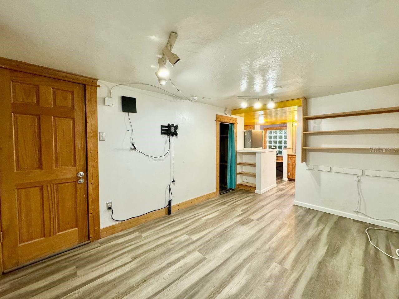 Image 4 of 9 For 6601 Navin Avenue A