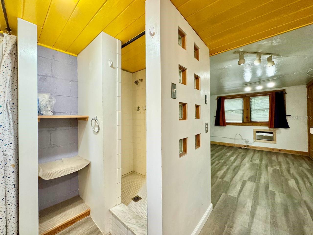 Image 8 of 9 For 6601 Navin Avenue A