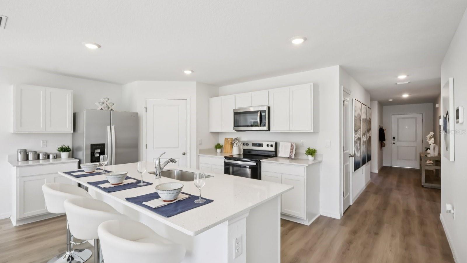 Listing photo id 8 for 15033 Crosshall Stream Drive