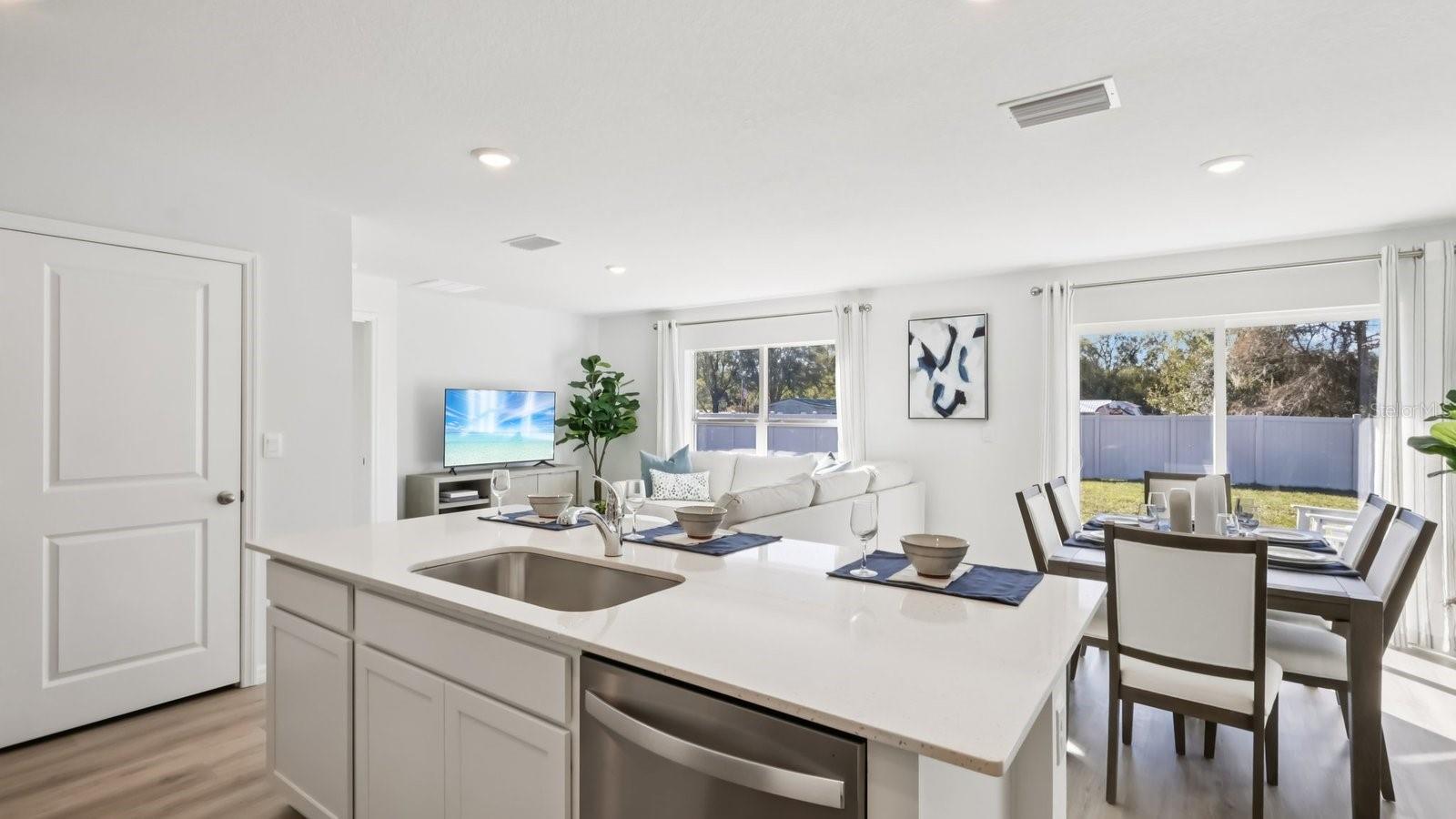 Listing photo id 11 for 15033 Crosshall Stream Drive