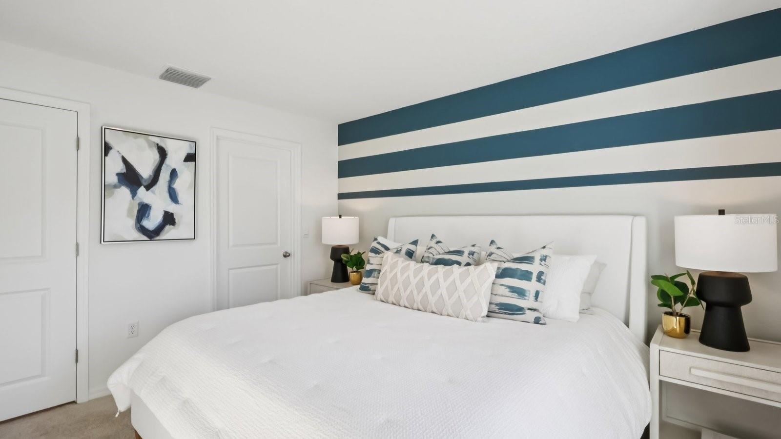 Listing photo id 14 for 15033 Crosshall Stream Drive