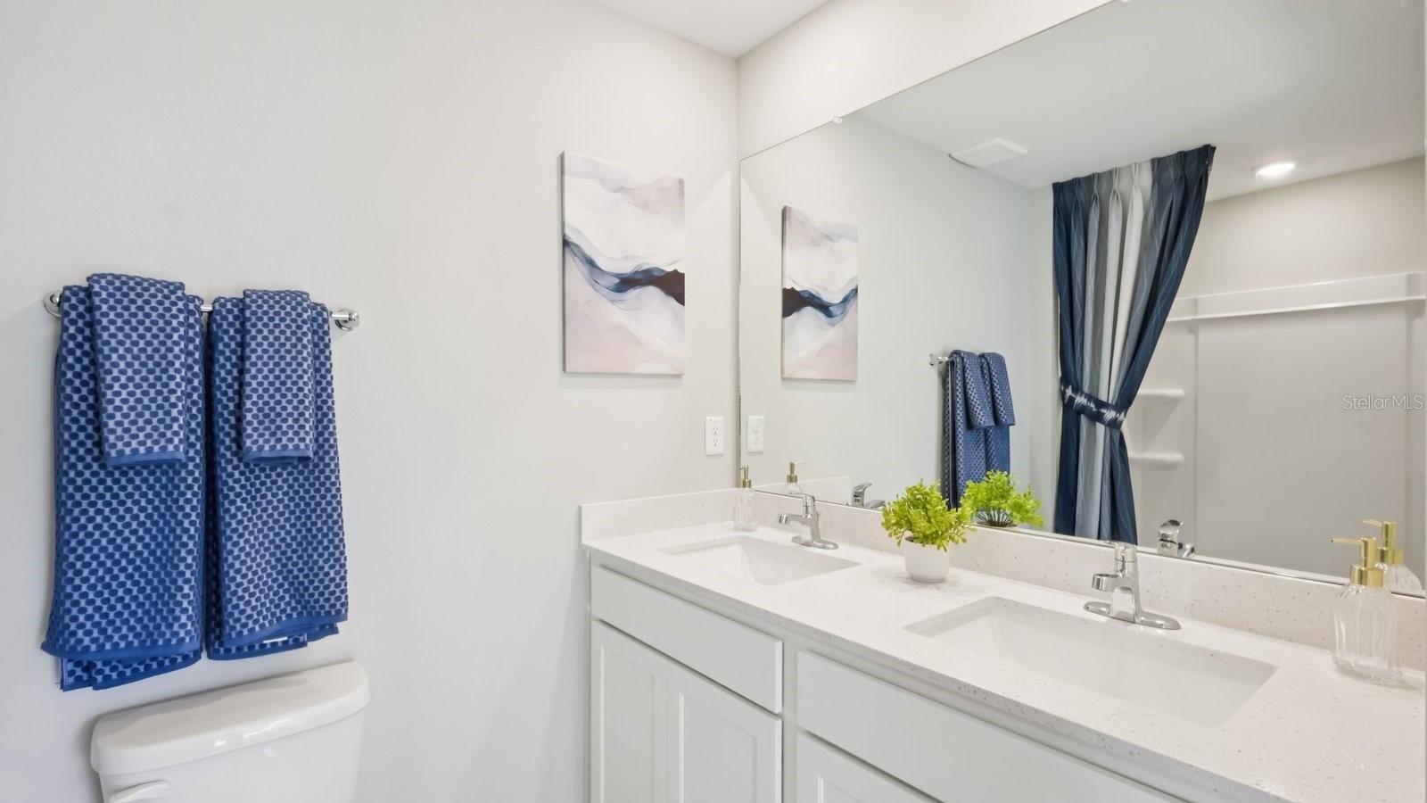 Listing photo id 15 for 15033 Crosshall Stream Drive