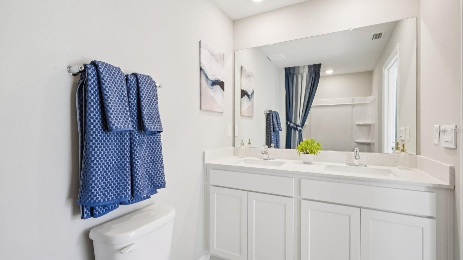 Listing photo id 17 for 15033 Crosshall Stream Drive