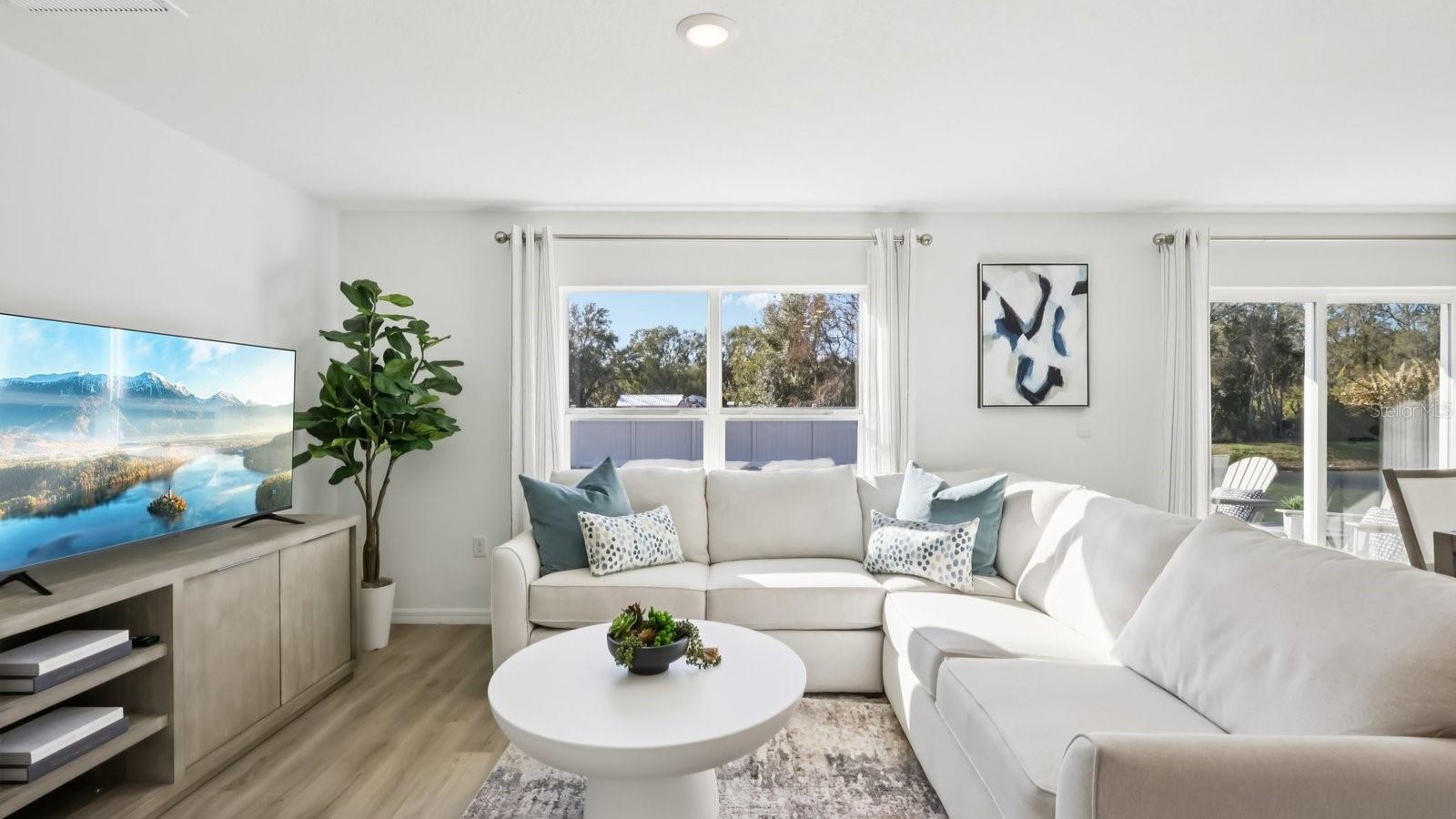 Listing photo id 4 for 15033 Crosshall Stream Drive