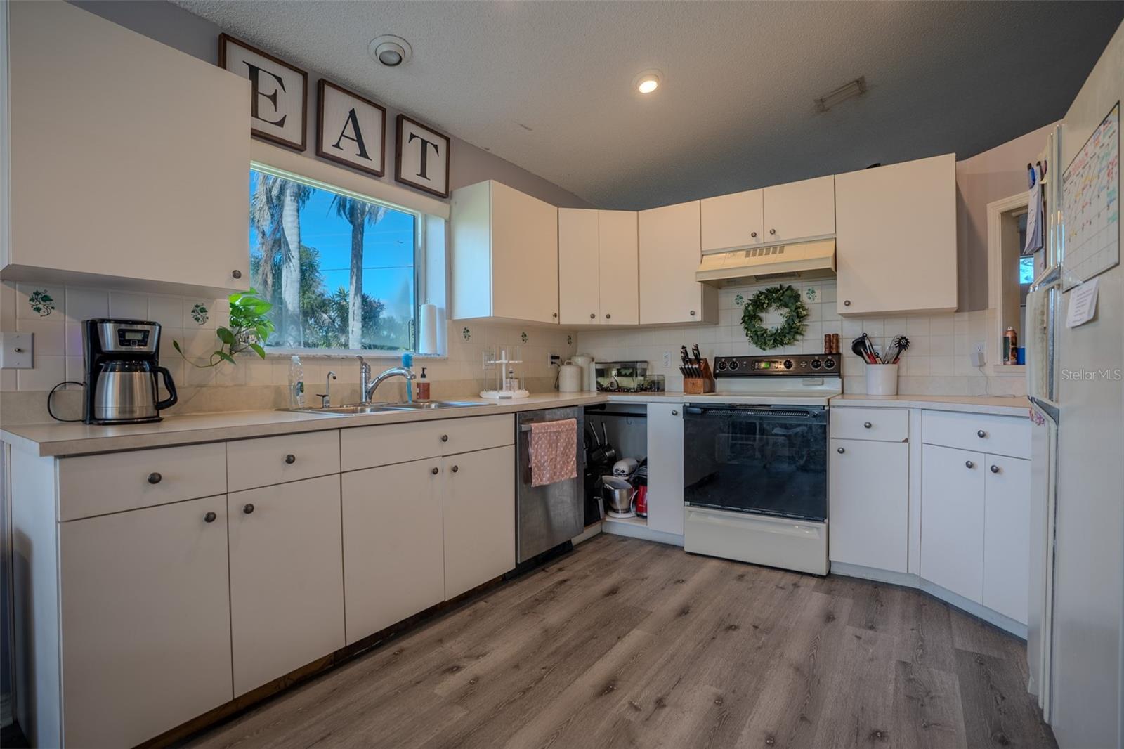 Image 12 of 43 For 1129 Daleside Lane