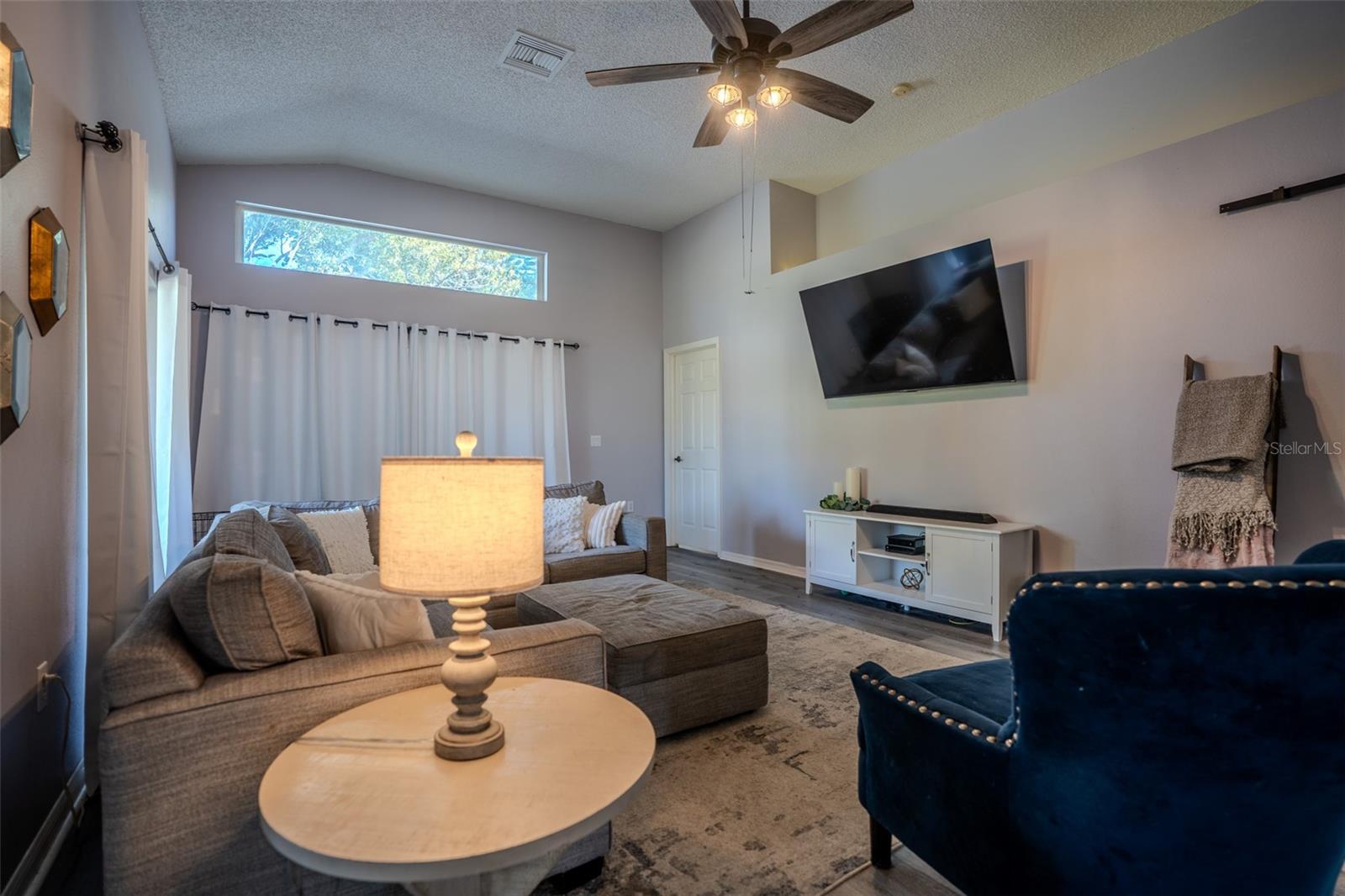 Image 4 of 43 For 1129 Daleside Lane