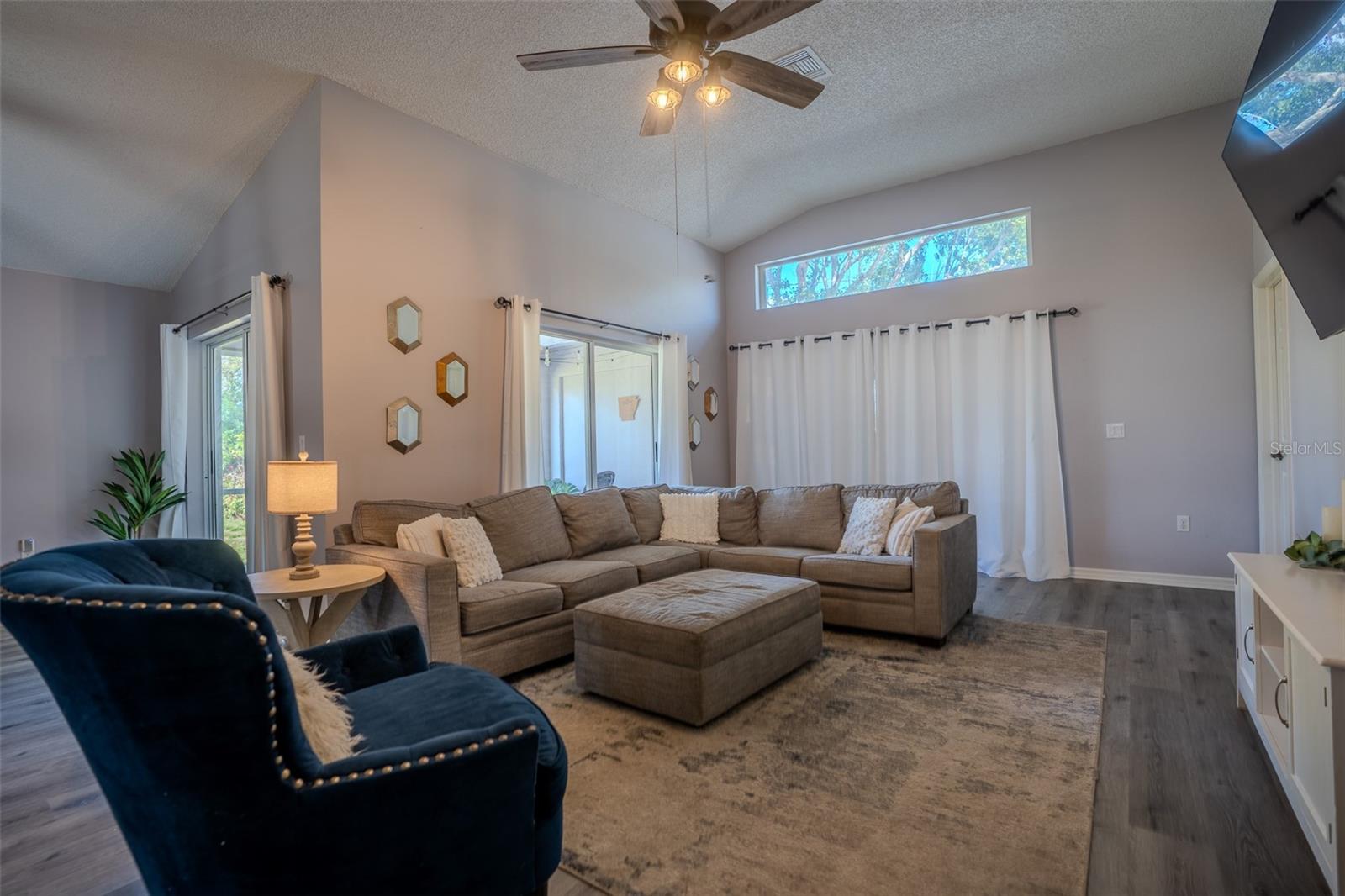 Image 5 of 43 For 1129 Daleside Lane