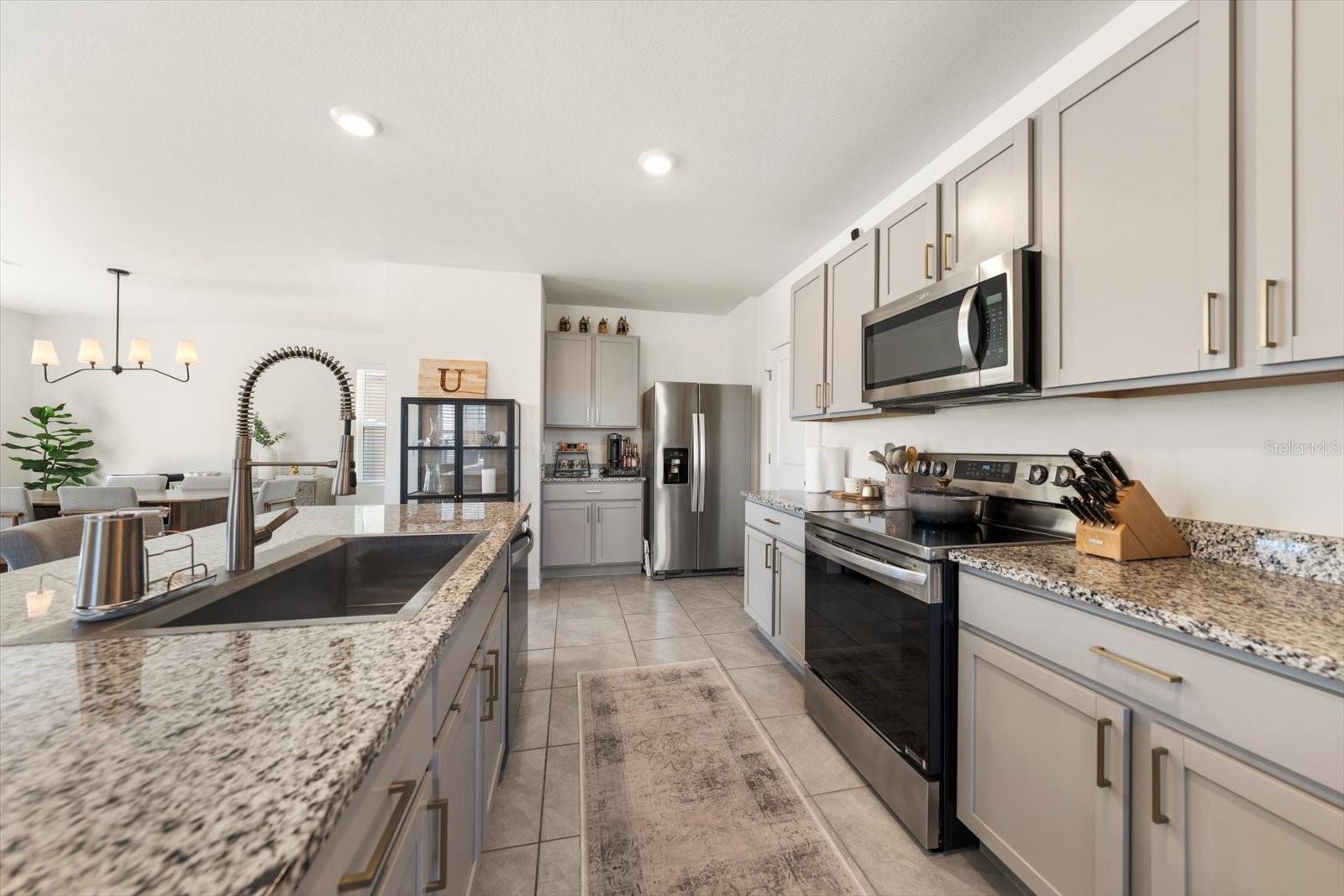 Image 8 of 50 For 16176 Soft Fern Trace