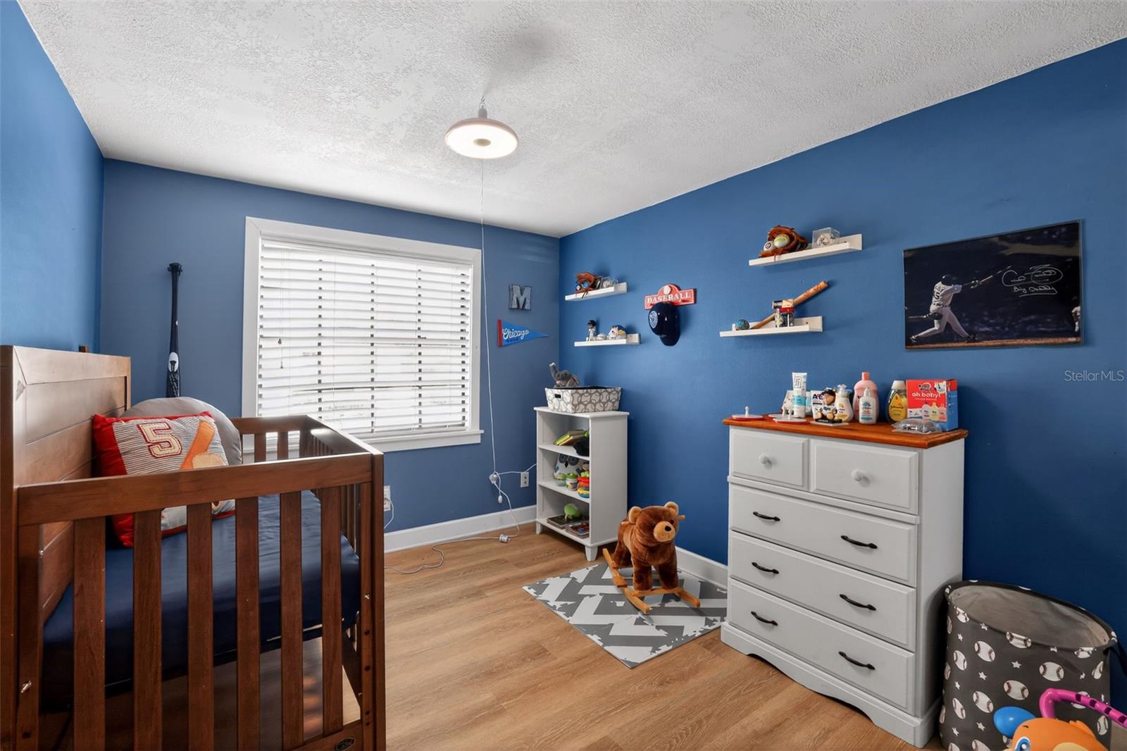 Listing photo id 12 for 4628 Cloverlawn Drive