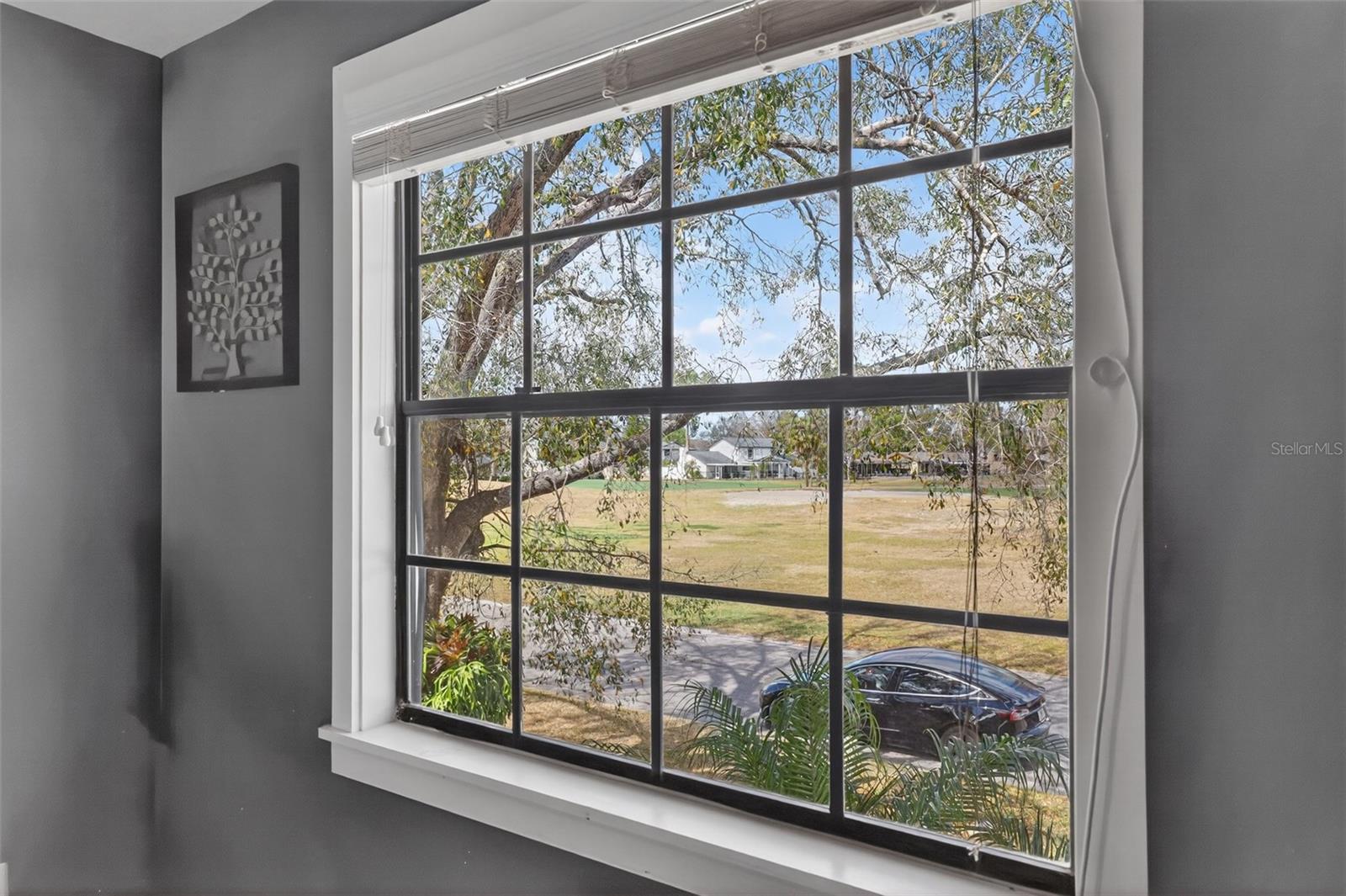 Listing photo id 15 for 4628 Cloverlawn Drive