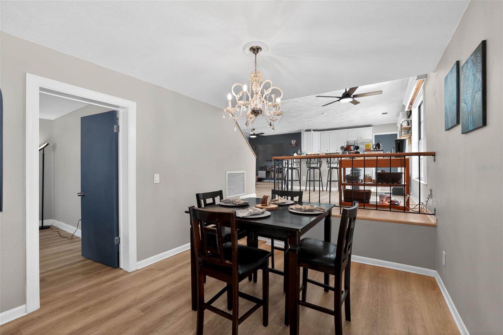 Listing photo id 18 for 4628 Cloverlawn Drive