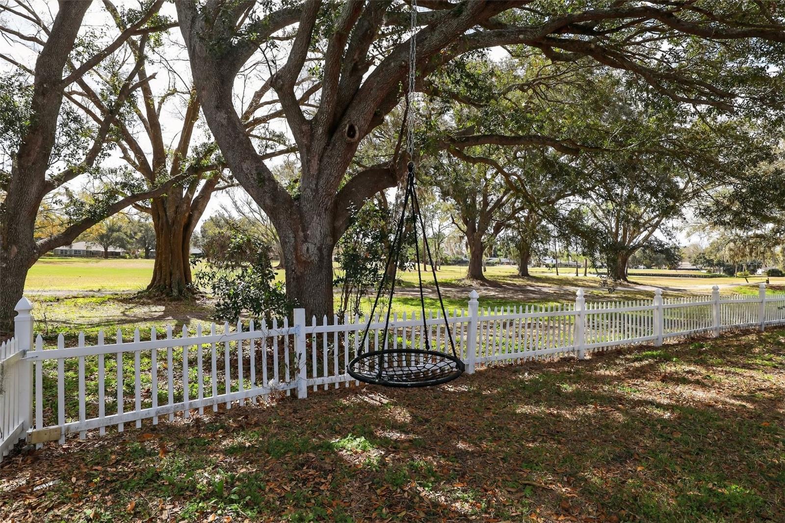 Listing photo id 20 for 4628 Cloverlawn Drive