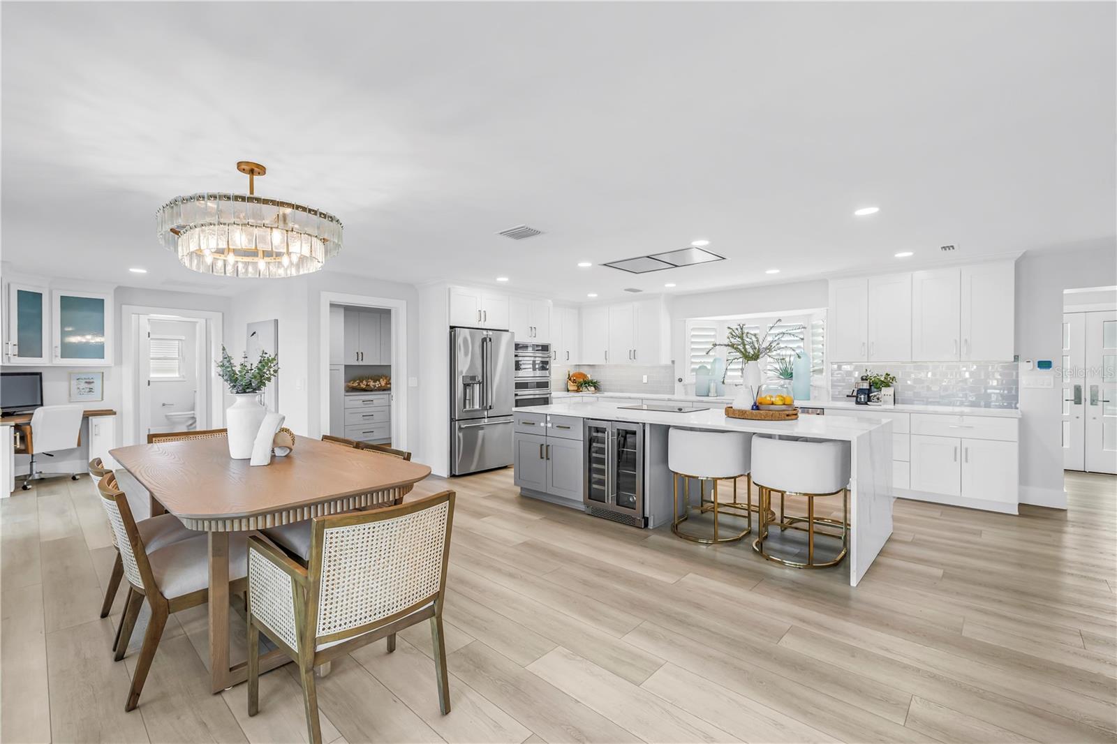 Image 22 of 63 For 1093 42nd Avenue Ne