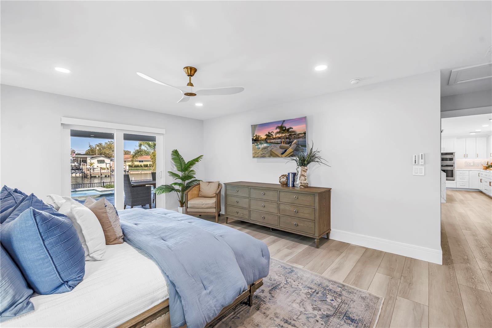 Image 25 of 63 For 1093 42nd Avenue Ne