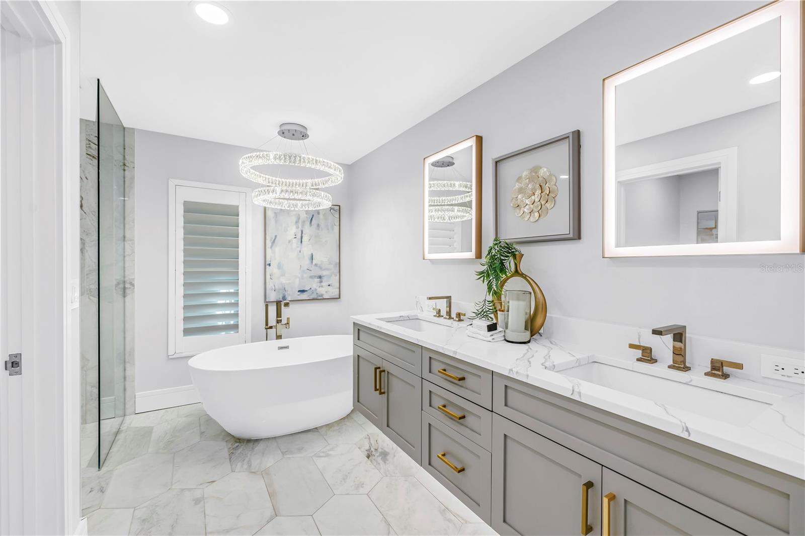 Image 27 of 63 For 1093 42nd Avenue Ne